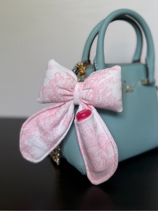 Hand Crafted Accessories - Puffy Bow Lipbalm Holder